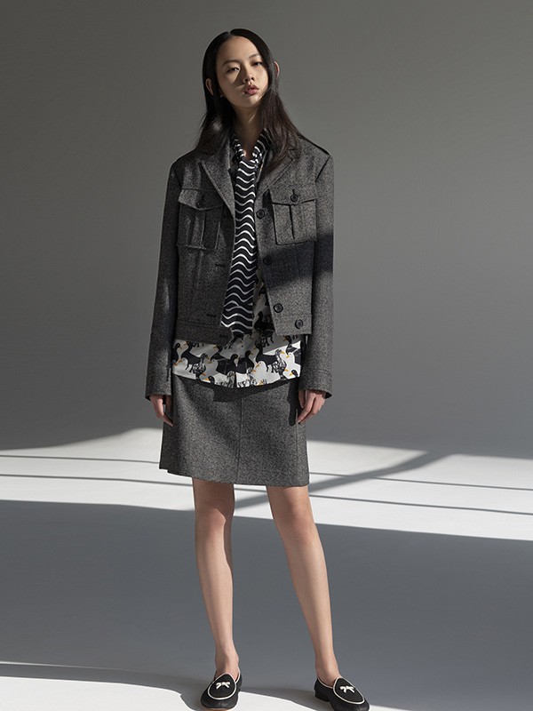 鄂尔多斯2020秋冬季灰色宽松外套