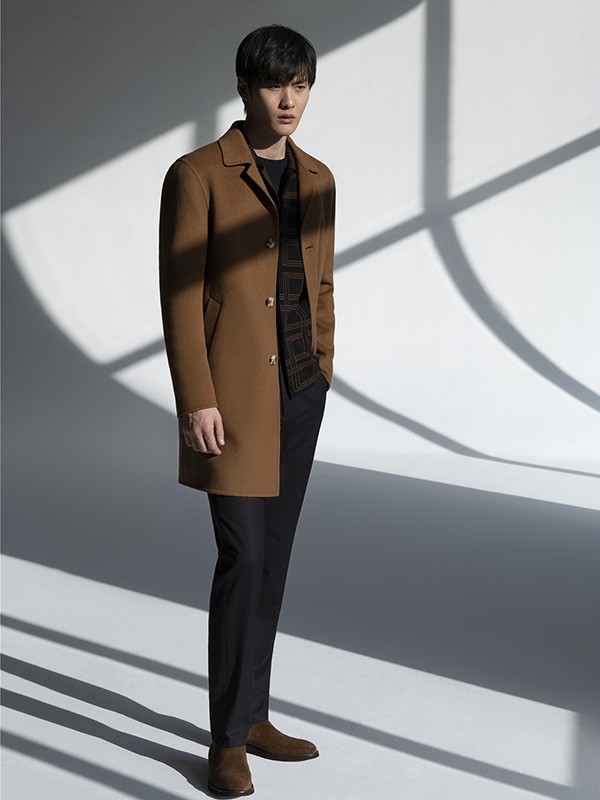 鄂尔多斯2020秋冬季卡其色宽松大衣