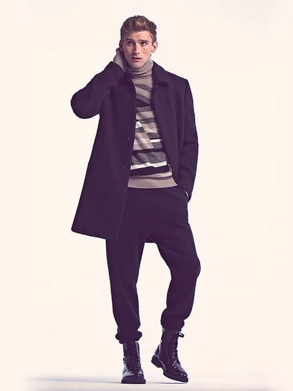 鄂尔多斯2020秋冬季藏蓝色宽松大衣