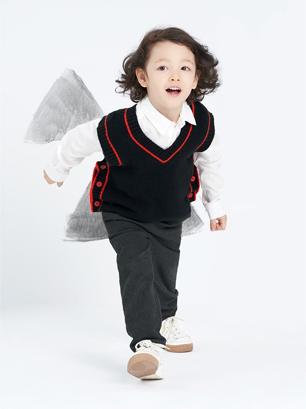 鄂尔多斯童装2020秋冬季黑色撞色背心