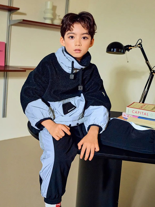 宝儿宝2020秋冬季藏蓝色拼接上衣