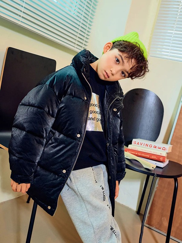 宝儿宝2020秋冬季黑色宽松羽绒服