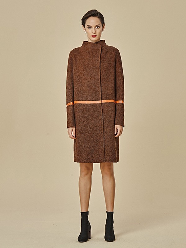 思凡女装2020秋冬季驼色宽松外套