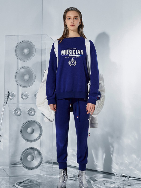 尤缇2020秋冬季蓝色印花上衣