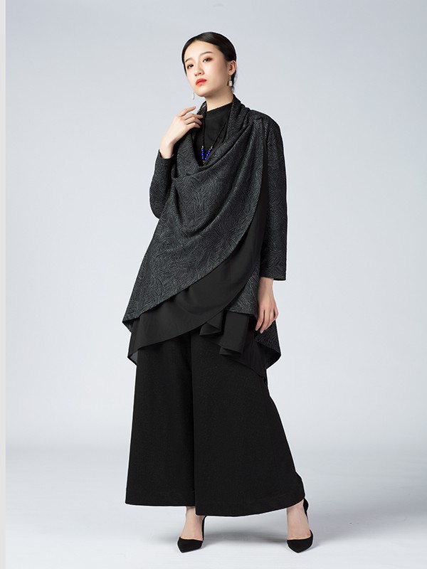 素罗依2020秋冬季黑色宽松上衣