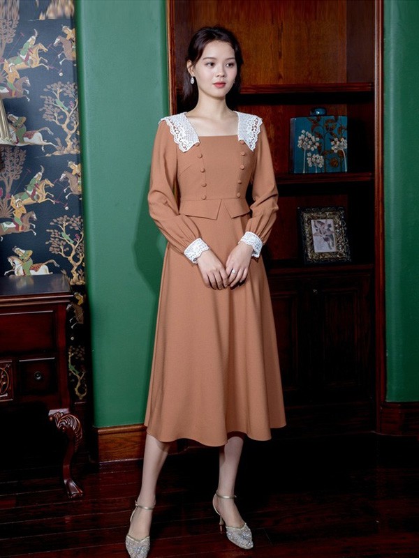固执女装2020秋冬季裸色收腰连衣裙