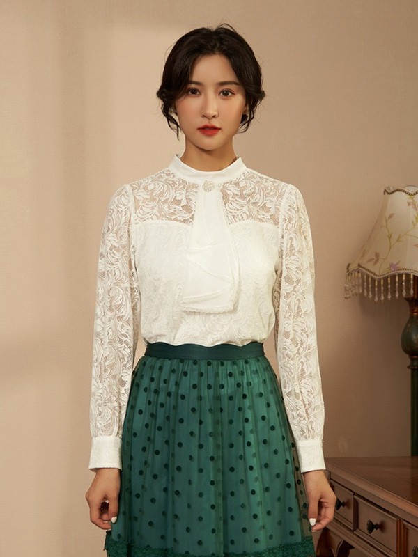 固执女装2020秋冬季白色蕾丝上衣