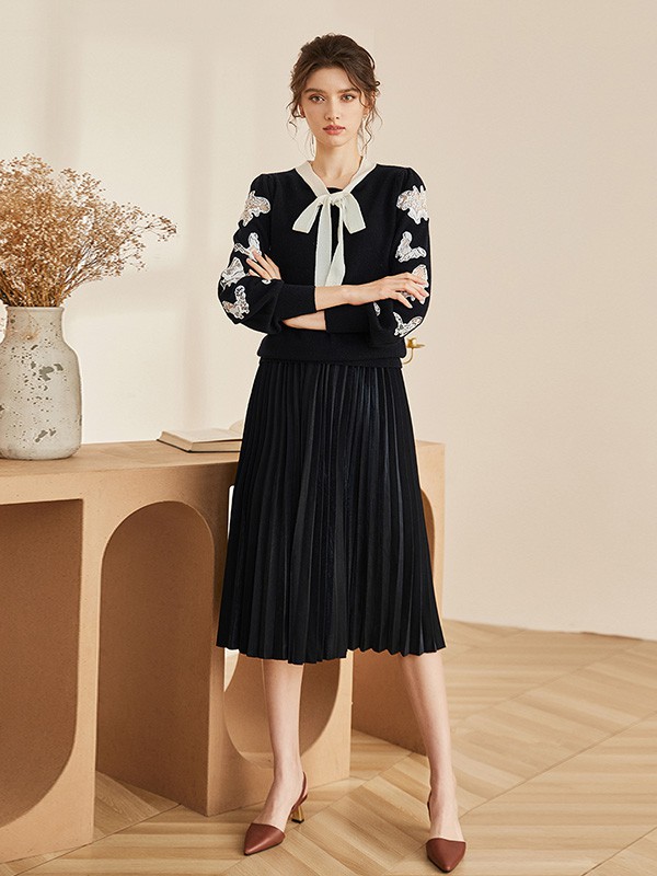 罗衣女装2020秋冬季黑色图案上衣