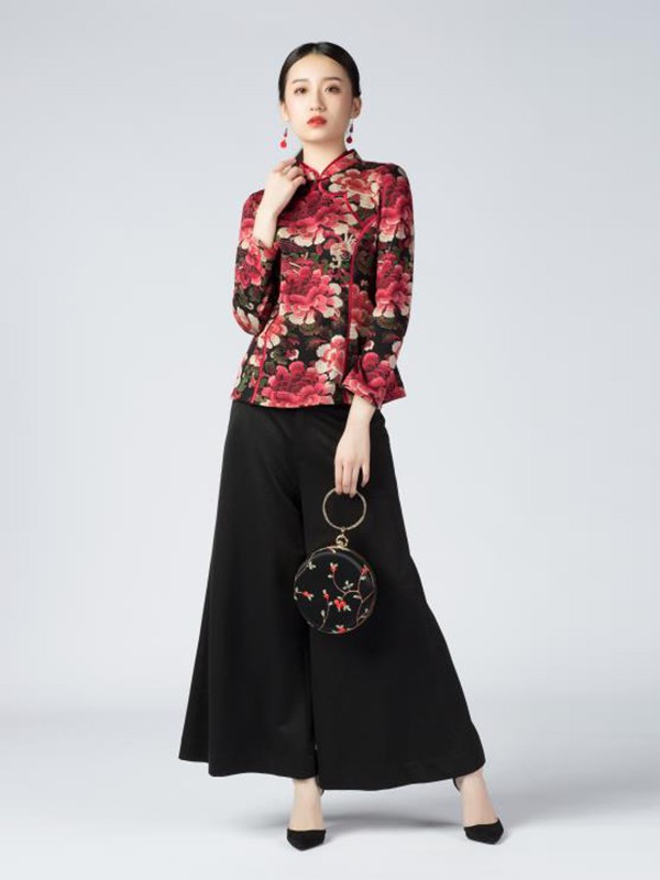 素罗依2020秋冬季红色图案上衣