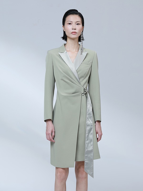 雾道2020秋冬季绿色收腰连衣裙