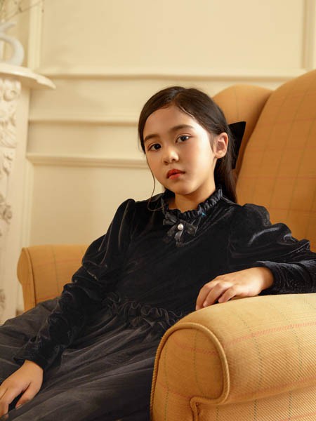 优仔优妹童装2020秋冬季黑色木耳边连衣裙