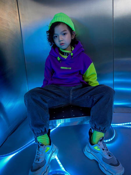 优仔优妹童装2020秋冬季紫色撞色卫衣