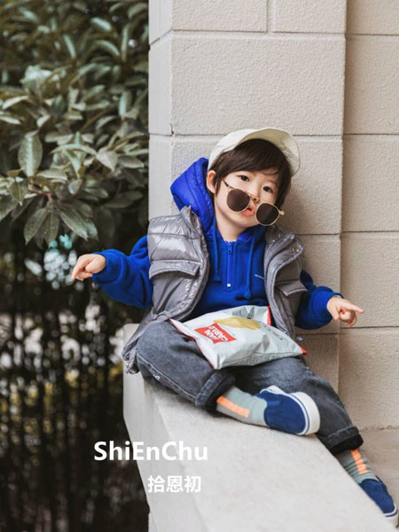 拾恩初＆番薯片2020秋冬季灰色纯色马夹