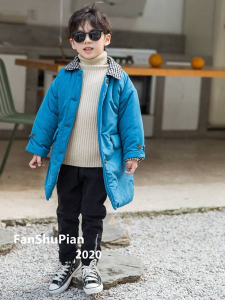拾恩初＆番薯片2020秋冬季蓝色纯色羽绒服