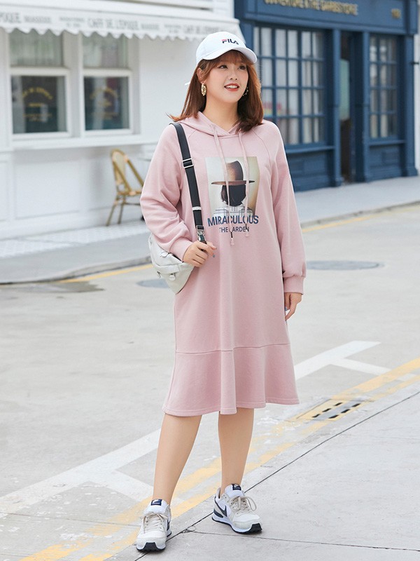 纤莉秀2020秋冬季粉色印花卫衣裙