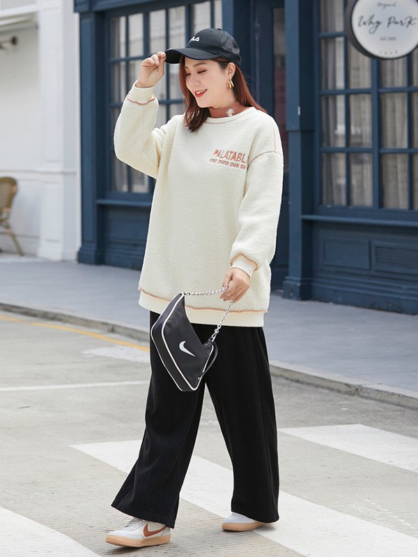 纤莉秀2020秋冬季米色字母卫衣