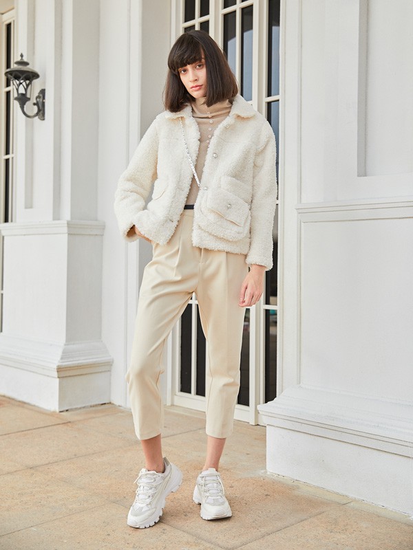 曈行2020秋冬季白色刺绣外套