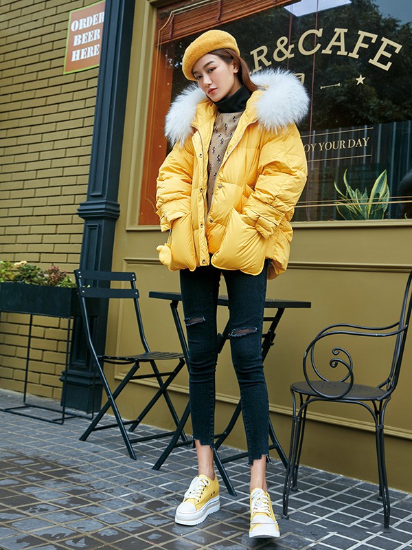 布卡慕尚2020秋冬季黄色带毛领羽绒服