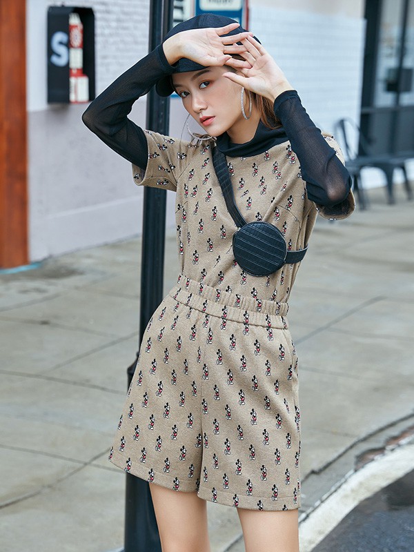 布卡慕尚2020秋冬季卡其色印花上衣