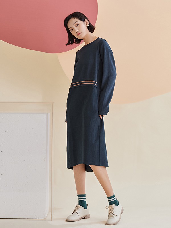 衣魔得思2020秋冬季藏蓝色宽松连衣裙