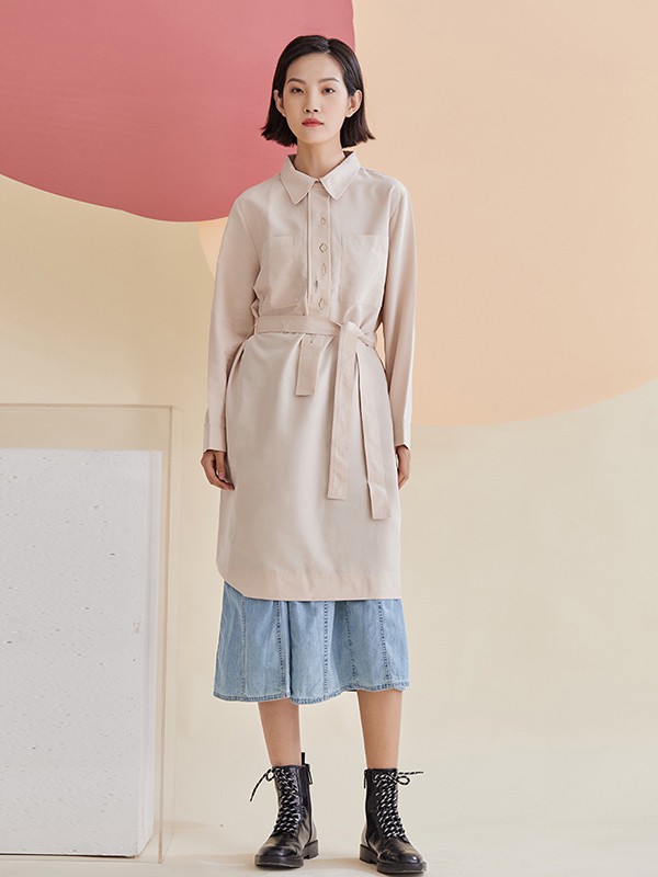 衣魔得思2020秋冬季米色收腰连衣裙