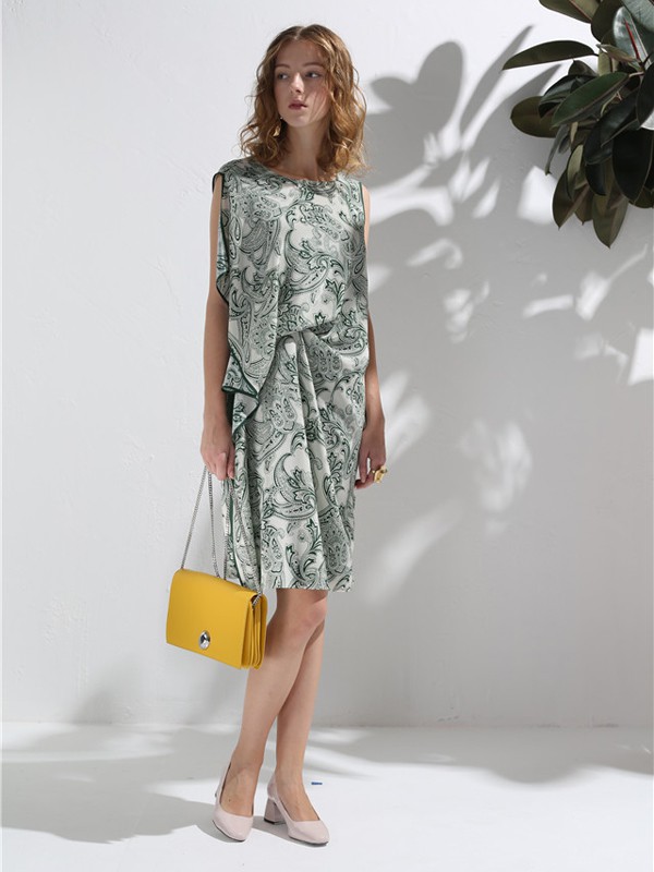 ​艾璞琪2020春夏季白色印花连衣裙