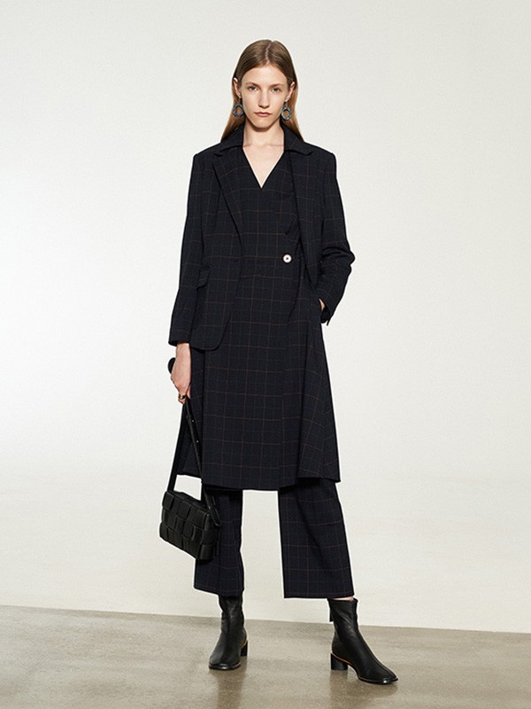 玛塞莉2020秋冬季藏蓝色格子外套