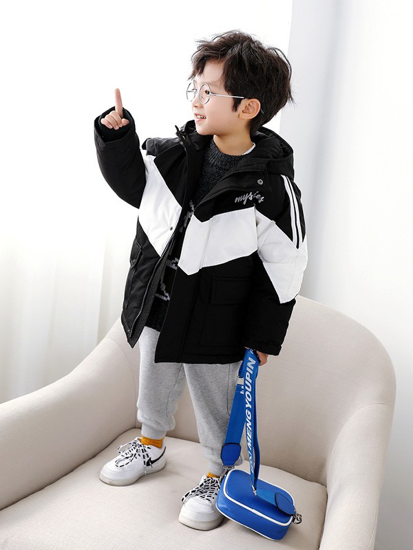 多多家2020秋冬季黑色撞色外套