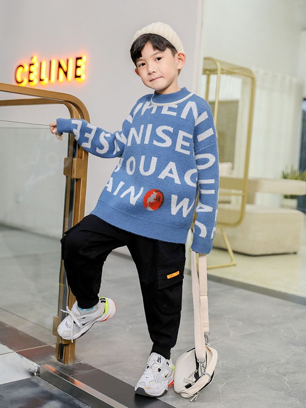 多多家2020秋冬季蓝色字母毛衣