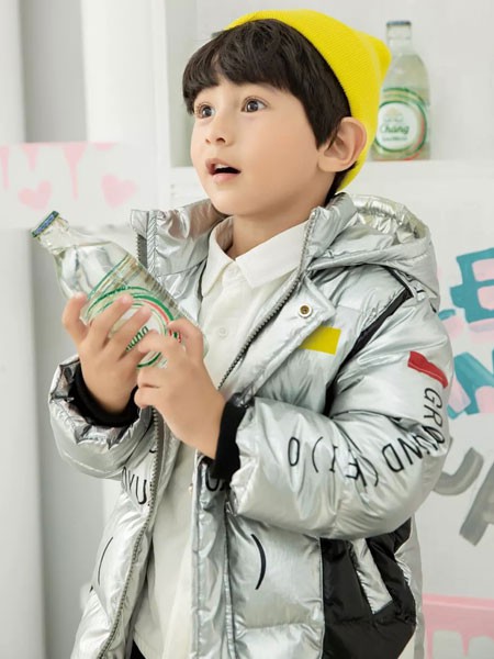 羽成扉童装2020秋冬季银色纯色羽绒服