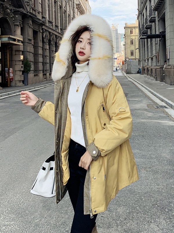 热嘉2020秋冬季黄色带毛领外套