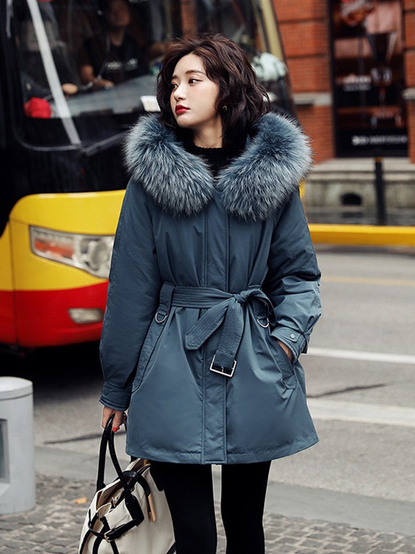 热嘉2020秋冬季藏蓝色带毛领羽绒服