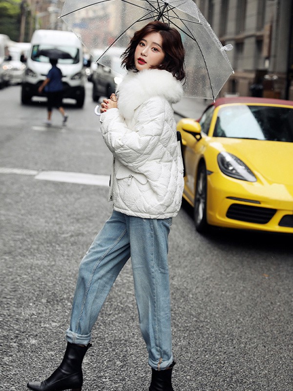 热嘉2020秋冬季白色带毛领羽绒服