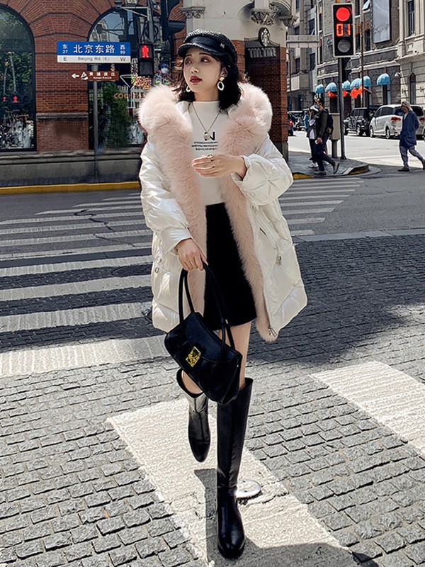 热嘉2020秋冬季白色带毛领羽绒服