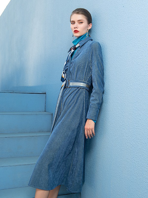 例格2020秋冬季卡其色收腰连衣裙