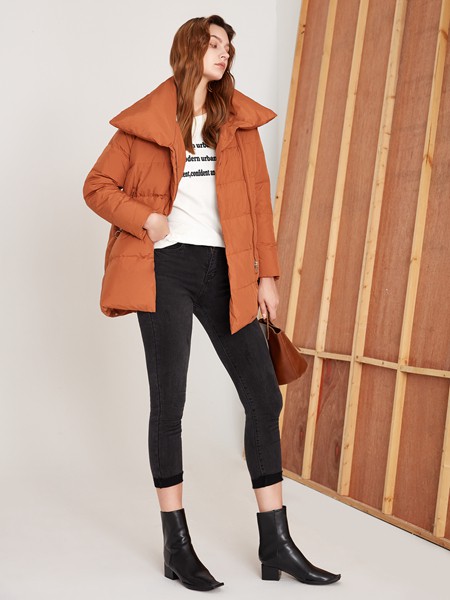 丽芮2020秋冬季卡其色翻领羽绒服