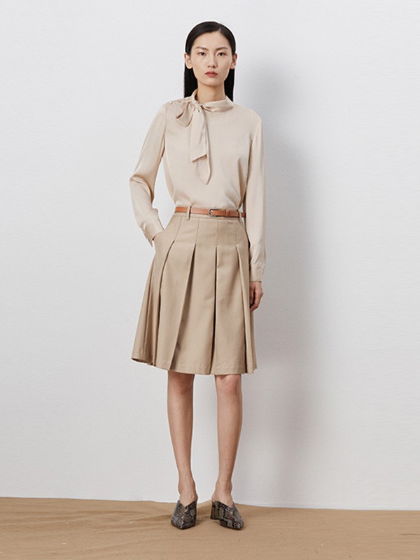 乔娜安达2020秋冬季卡其色系带上衣