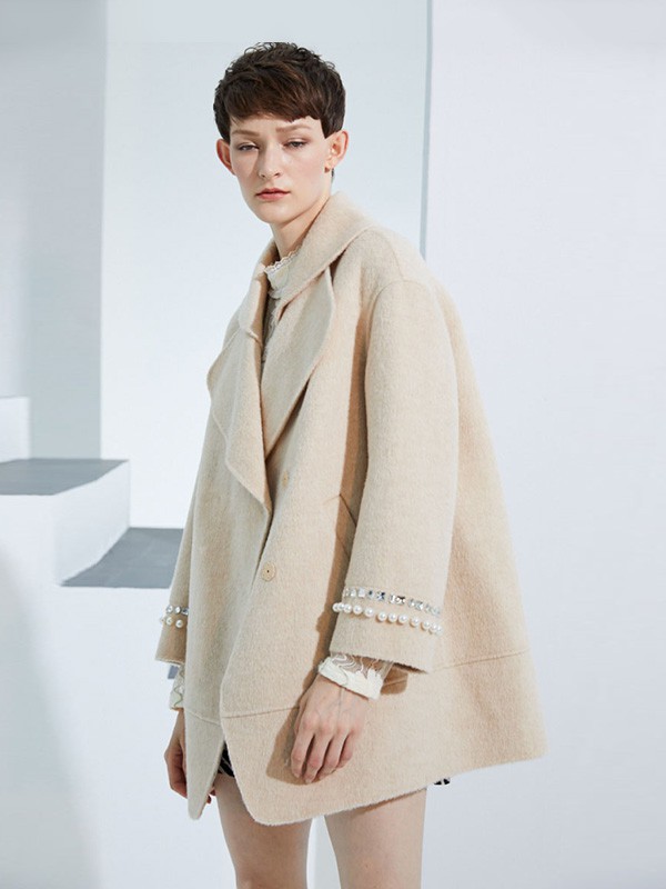 美言2020秋冬季卡其色宽松打底衫