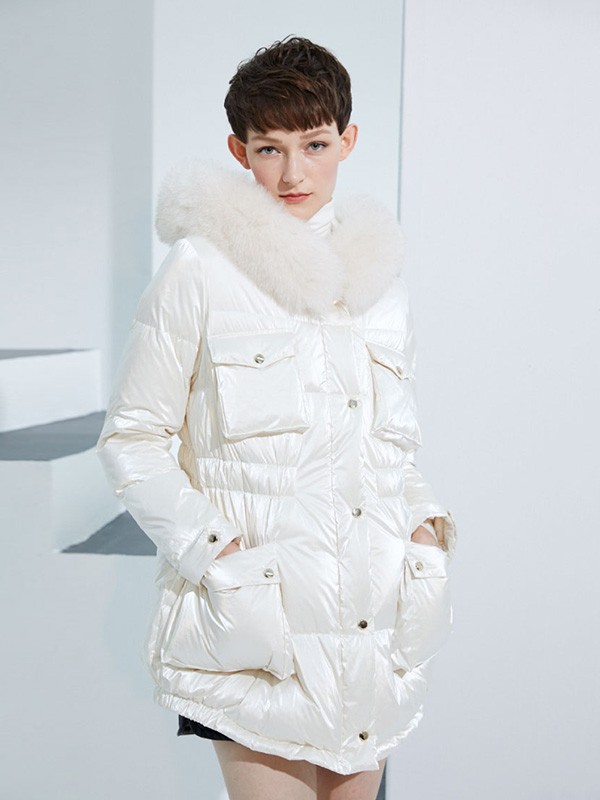 美言2020秋冬季白色带毛领羽绒服