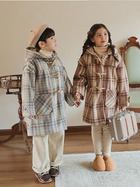 小嗨皮2020秋冬季蓝色格子大衣