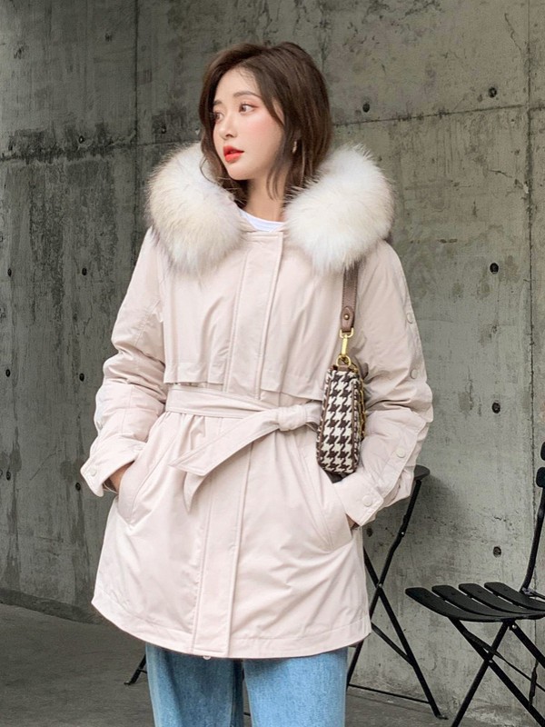 高梵羽绒服2020秋冬季米色带毛领羽绒服