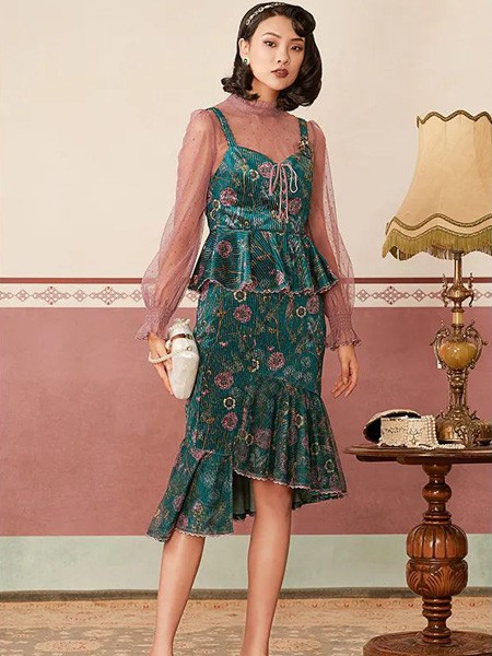 电影时装2020绿色印花连衣裙
