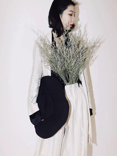 周仕依林2020新款女装