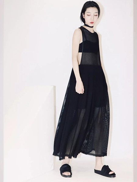 周仕依林2020新款女装