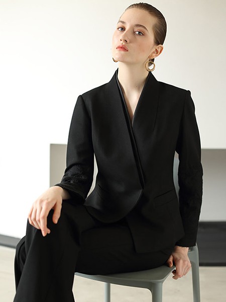 卡邦尼2020春夏装女装