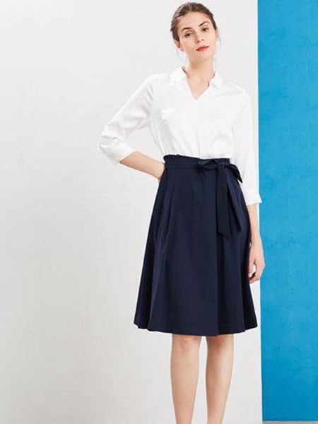 经典故事2020新款女装