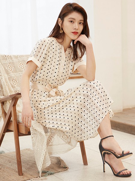 伊芙心悦2020春夏装女装