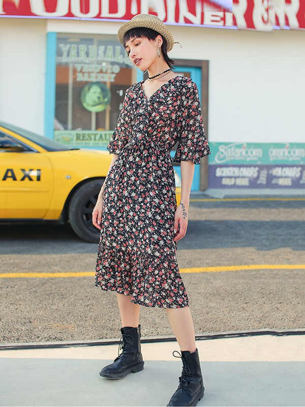 木果果木2020夏季黑色碎花连衣裙