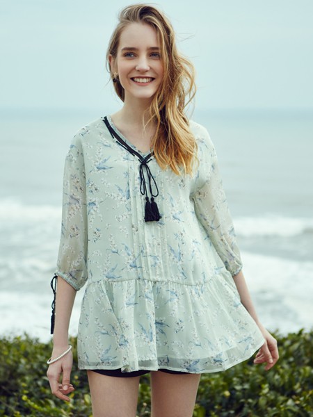 Threed2020春夏季白色碎花雪纺衫