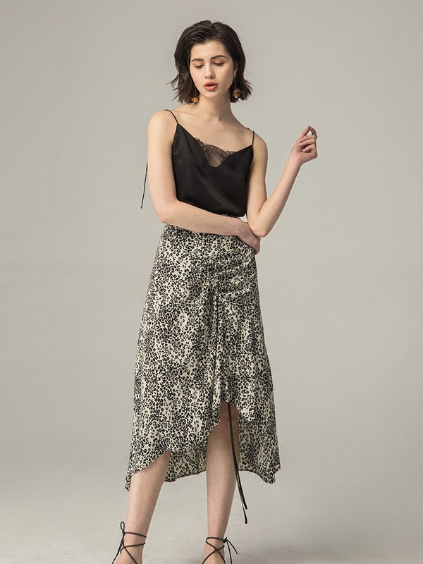 相对纶2020春夏季白色碎花半身裙